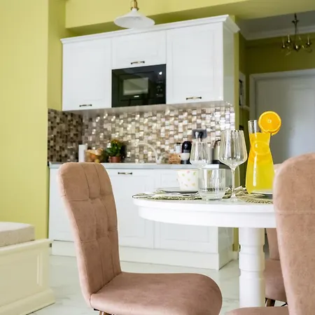 Anais Seafront Right On The Apartment Mamaia