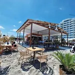 Anais Seafront Right On The Apartman *