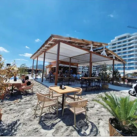 Anais Beachfront Studio I Sea View I Mamaia Nord Apartment *