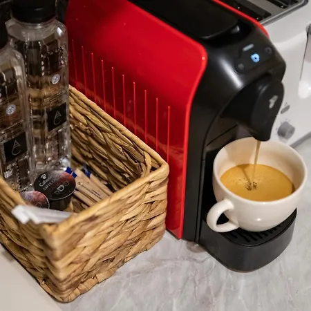 Anais Seafront Right On The Appartement